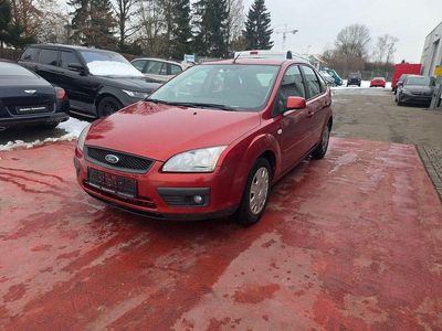Rot Gebraucht 2008 Ford Focus Fun X Limousine | 2.750 € (Guter Preis)