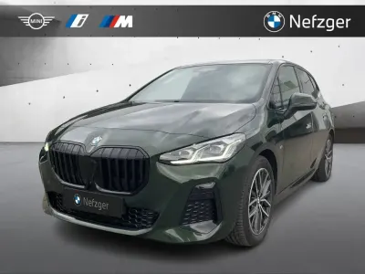 Gebraucht BMW 220 Active Tourer M Sport 156 PS (114 kW) 2022 Gruen Van / Kleinbus