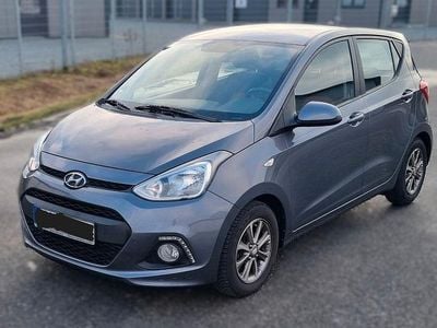 Gebraucht Hyundai i10 Intro Edition 67 PS (49 kW) 2014 Grau Kleinwagen