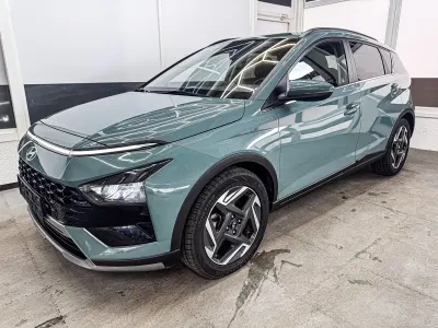 Gebraucht Hyundai Bayon Premium 100 PS (73 kW) 2024 Mangrove green mg2 SUV