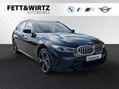 Saphirschwarz metallic Gebraucht 2024 BMW 330e M Sport Kombi | 44.990 € (Superpreis)