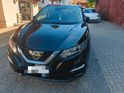 Gebraucht Nissan Qashqai 168 PS (123 kW) 2017 Schwarz SUV
