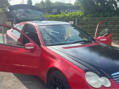 Gebraucht Mercedes C180 143 PS (105 kW) 2001 Rot Coupé