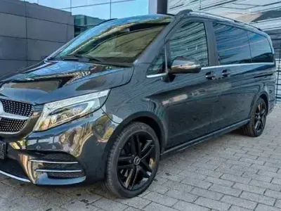 Gebraucht Mercedes V300 AMG line 239 PS (175 kW) 2019 Grau Van / Kleinbus