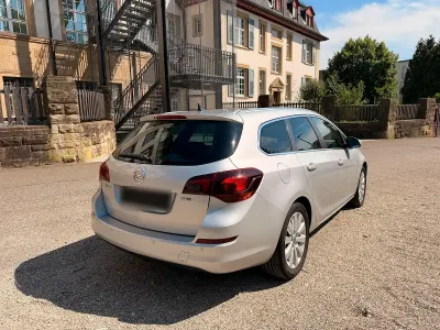 Gebraucht Opel Astra Innovation 125 PS (91 kW) 2012 Andere farben Kombi