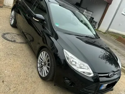 Gebraucht Ford Focus SYNC Edition 125 PS (91 kW) 2014 Schwarz Kombi
