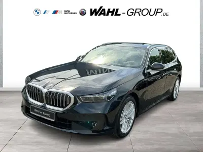 Neu BMW 520 Sport Line 197 PS (144 kW) 2026 Grau Kombi