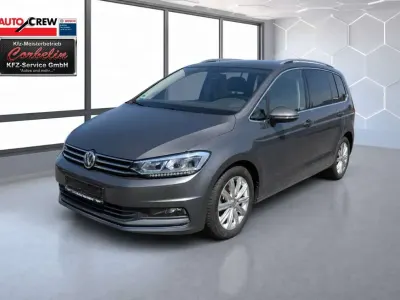 Gebraucht VW Touran Highline 150 PS (110 kW) 2017 Indiumgrau metallic Van / Kleinbus