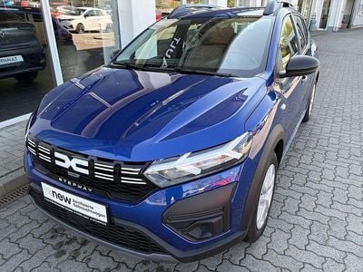 Second-hand Dacia Sandero Essentiel 101 CP (74 kW) 2024 Albastru Berlinǎ