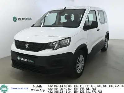 Gebraucht Peugeot Rifter Active 131 PS (96 kW) 2022 Weiß Van / Kleinbus