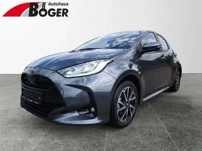 Gebraucht Toyota Yaris Basis 116 PS (85 kW) 2022 Marlingrau metallic Kleinwagen
