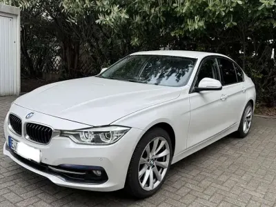 Gebraucht BMW 318 Sport Line 136 PS (100 kW) 2016 Weiß Limousine