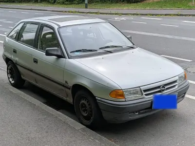 Gebraucht Opel Astra Club 60 PS (44 kW) 1994 Silber Kombi