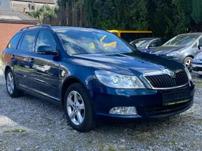 Używany Skoda Octavia Family 122 KM (89 kW) 2011 Niebieski Kombi