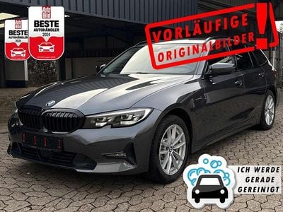 Schwarz Gebraucht 2020 BMW 330e Sport Line Kombi | 26.990 € (Fairer Preis)