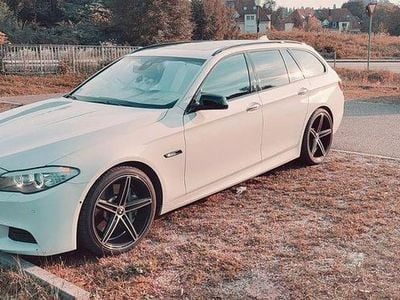 Weiß Gebraucht 2013 BMW M550 Performance Limousine | 15.700 € (Guter Preis)