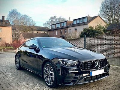 Schwarz Gebraucht 2020 Mercedes E220 AMG Coupé | 41.000 € (Etwas zu teuer)
