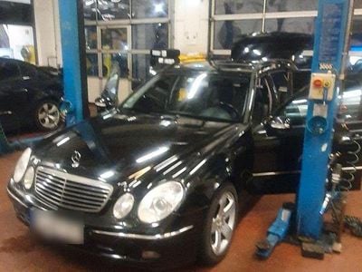 Gebraucht Mercedes E500 Avantgarde 306 PS (225 kW) 2004 Schwarz Kombi