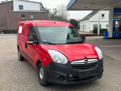 Usata Opel Combo 90 CV (66 kW) 2013 Rosso Monovolume