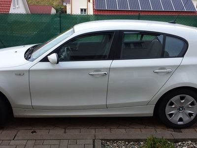 Gebraucht BMW 116 116 PS (85 kW) 2007 Weiß Kleinwagen