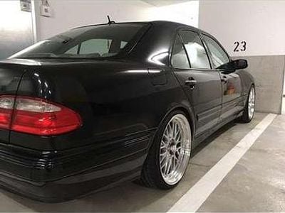 Mercedes E320