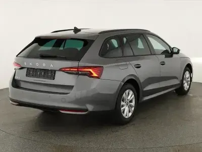 Neu Skoda Octavia SE 150 PS (110 kW) 2026 Grau Kombi