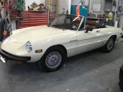Weiß Gebraucht 1979 Alfa Romeo Spider Cabrio | 15.900 €