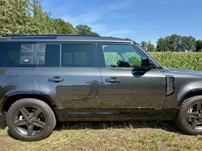 Gebraucht Land Rover Defender SE Dynamic 300 PS (220 kW) 2021 Grau SUV