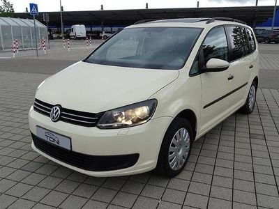 Second-hand VW Touran Trendline 150 CP (110 kW) 2015 Bej Monovolum
