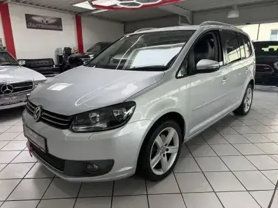 Gebraucht VW Touran Comfortline 125 PS (91 kW) 2012 Silber Van / Kleinbus