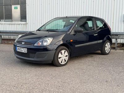 Gebraucht Ford Fiesta Basis 60 PS (44 kW) 2006 Blau Kleinwagen