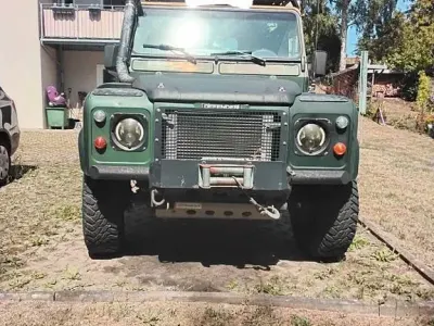 Gebraucht Land Rover Defender S 113 PS (83 kW) 1998 Grün Kombi