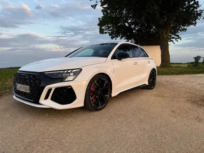 Gebraucht Audi RS3 Sport 400 PS (294 kW) 2024 Weiß Limousine