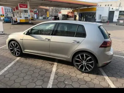 Second-hand VW Golf VII 150 CP (110 kW) 2016 Argintiu Hatchback