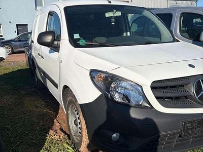 Gebraucht Mercedes Citan 109 90 PS (66 kW) 2018 Arktikweiss Van / Kleinbus