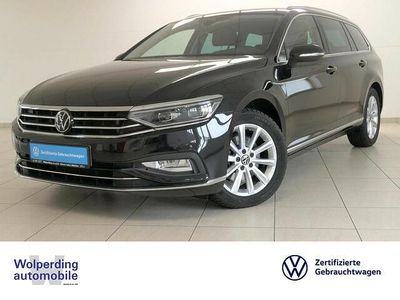 Deep black perleffekt (schwarz), perleffekt Gebraucht 2023 VW Passat Elegance Kombi | 36.500 €