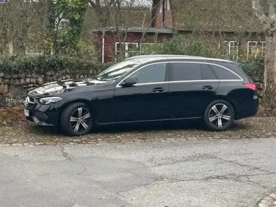 Gebraucht Mercedes C220 200 PS (147 kW) 2023 Schwarz Kombi