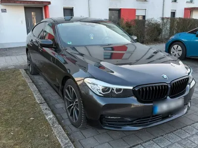 Gebraucht BMW 320 Sport Line 190 PS (139 kW) 2019 Schwarz Limousine