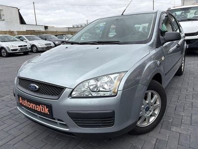Gebraucht Ford Focus Trend 101 PS (74 kW) 2005 Silber Limousine