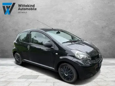 Używany Toyota Aygo Basis 68 KM (50 kW) 2009 Czarny Hatchback