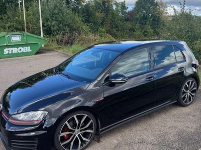 Gebraucht VW Golf VII GTI 220 PS (161 kW) 2015 Schwarz Limousine