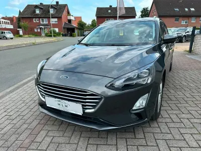 Gebraucht Ford Focus Cool & Connect 120 PS (88 kW) 2020 Grau Limousine