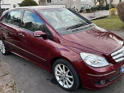 Gebraucht Mercedes B200 136 PS (100 kW) 2006 Rot Van / Kleinbus