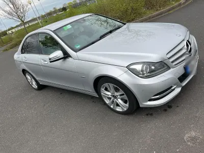 Gebraucht Mercedes C180 Avantgarde 156 PS (114 kW) 2011 Silber Limousine