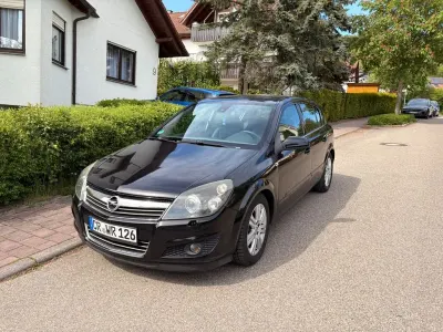 Second-hand Opel Astra Sport 110 CP (80 kW) 2009 Negru Berlinǎ