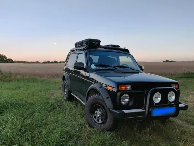 Gebraucht Lada niva 83 PS (61 kW) 2019 Grün SUV