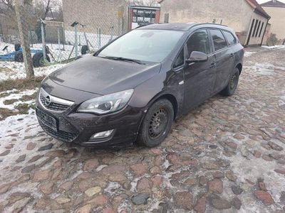 Gebraucht 2012 Opel Astra Kombi | 2.950 € (Guter Preis)