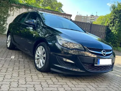 Gebraucht Opel Astra 140 PS (102 kW) 2013 Schwarz Kombi