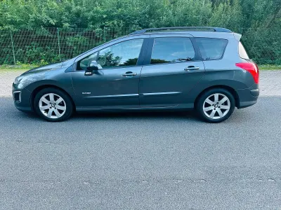 Gebraucht Peugeot 308 SW Business-Line 114 PS (83 kW) 2014 Grau Kombi