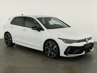 Gebraucht VW Golf VIII R 333 PS (244 kW) 2025 Pure white Limousine